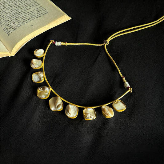 Ivory - The Mother of Pearl Choker