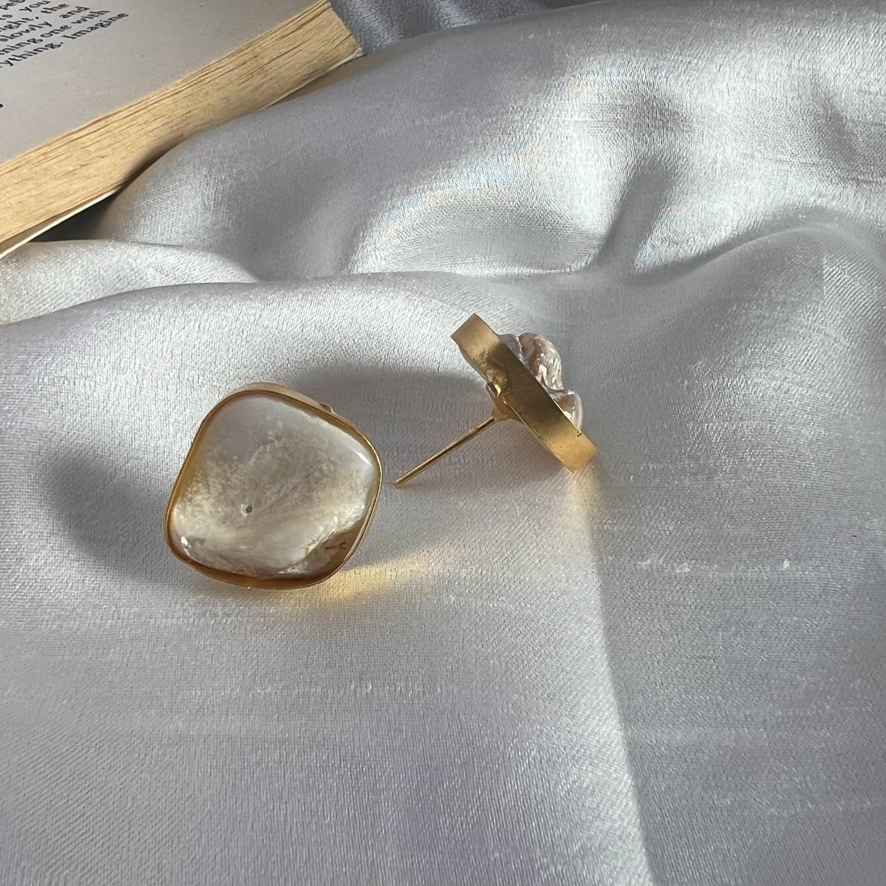 Ivory - The Mother of Pearl Earrings