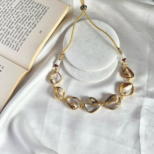 Sea - The Mother of Pearl Choker